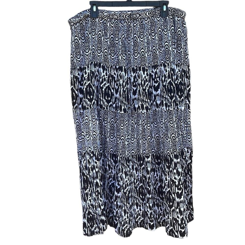 Black & White print maxi skirt size XXL (20)